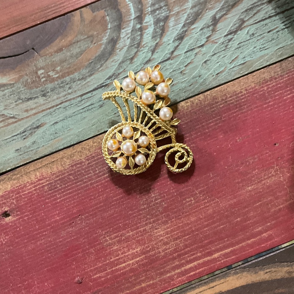 Gold-Tone Faux Pearl Brooch
